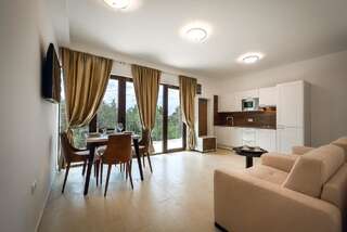 Апартаменты Adria Lux Apartments Sveti Stefan Будва Апартаменты с видом на сад-9