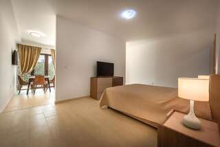 Апартаменты Adria Lux Apartments Sveti Stefan Будва Апартаменты с видом на сад-10