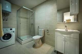 Апартаменты Adria Lux Apartments Sveti Stefan Будва Апартаменты с видом на сад-12